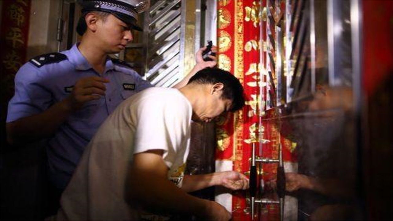 平凉地区请开锁师傅开了锁后，师傅为什么一般都不进门，就算主人请也不进去？